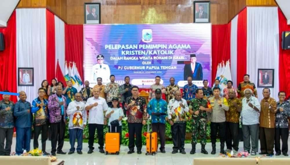 Pj Gubernur Anwar Harun Damanik Lepas Pemimpin Agama Ke Israel dan Beri Bonus Atlet PON 2024