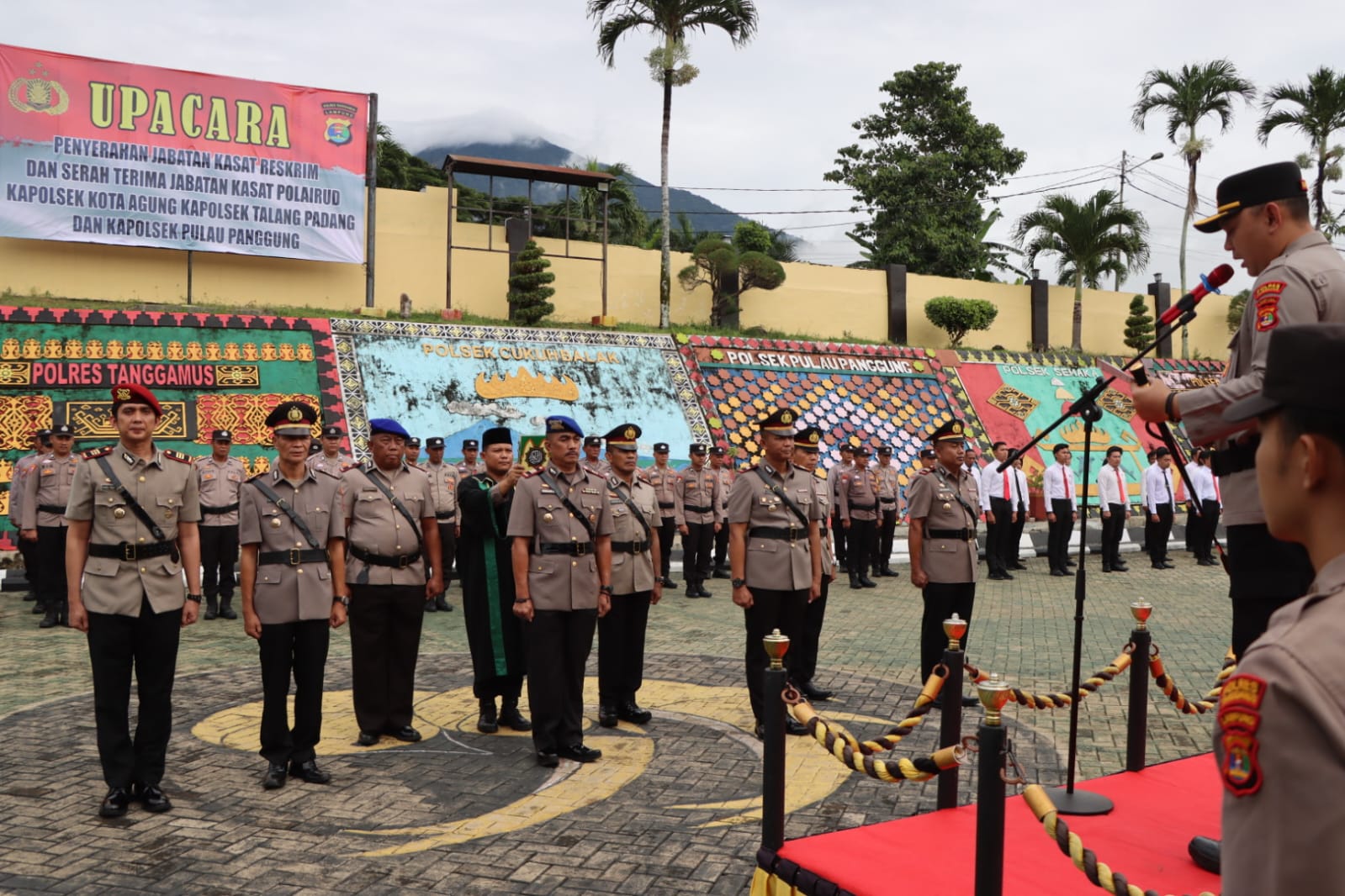 Kapolres Tanggamus Pimpin Penyerahan Jabatan Kasat Reskrim dan Sertijab Kasat Polair serta Tiga Kapolsek